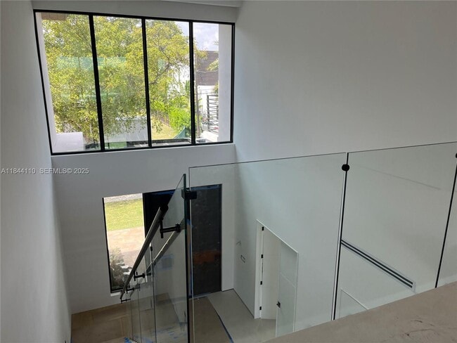 Building Photo - 13085 Coronado Terrace