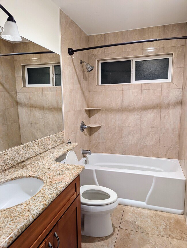 Building Photo - 2318 Waiomao Rd