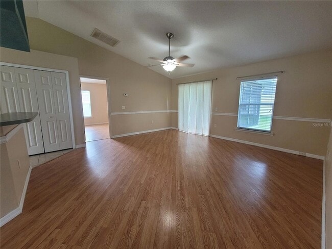 Building Photo - 723 Bobolink Ct