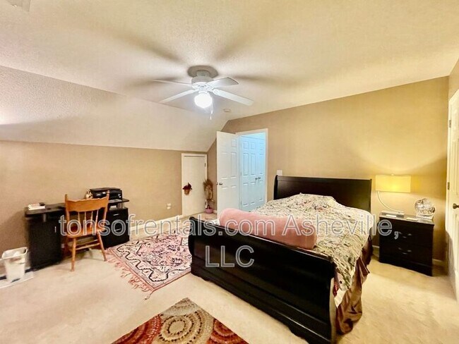 Building Photo - 51 Yorktown Cir