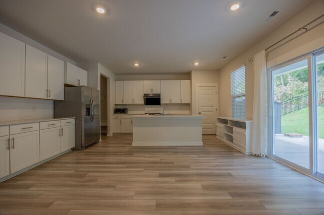 Building Photo - 1071 Ross Farms Blvd