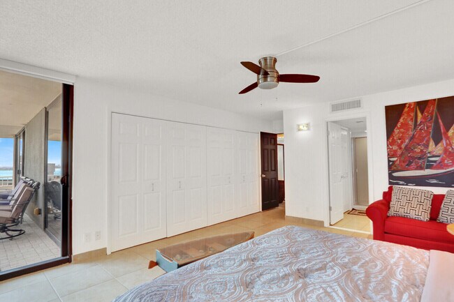 Building Photo - 5510 N Ocean Dr