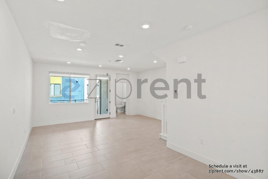Building Photo - 3489 Vision Cmn