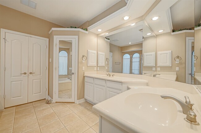 Building Photo - 22518 Silvermist Ln