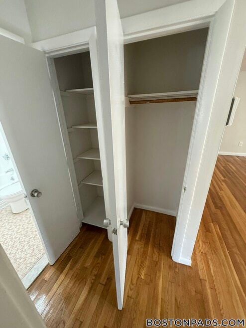 Building Photo - 572 Cummins Hwy