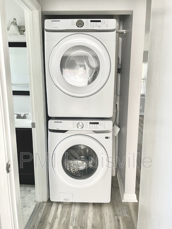 Building Photo - 4407 Landside Dr