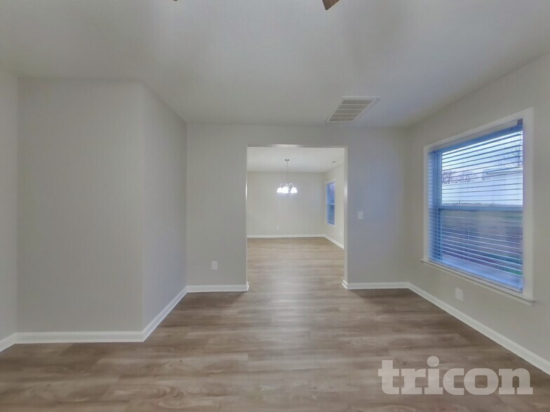 Building Photo - 3616 Crowders View Dr