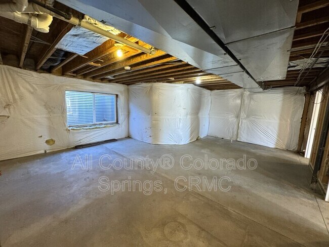 Building Photo - 19120 Pinon Park Rd
