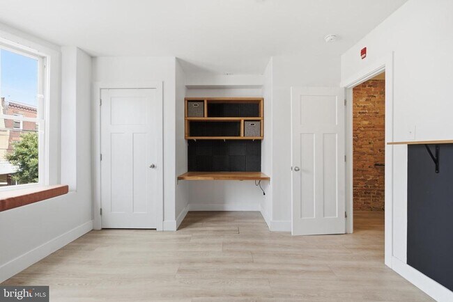 Building Photo - 651 N 33rd St