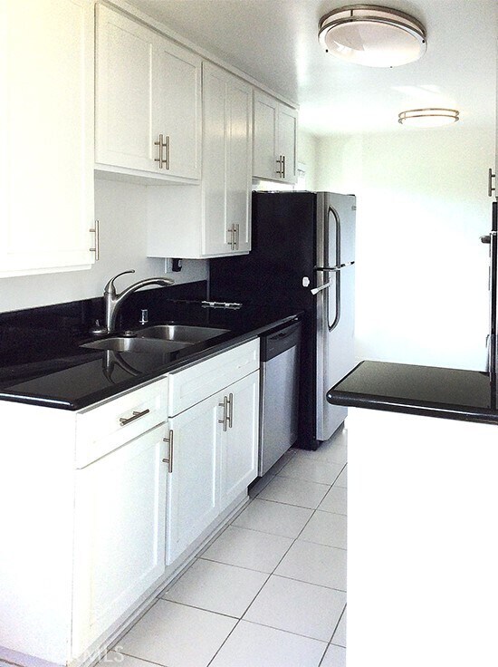 Building Photo - 811 6th St