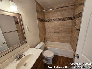 Building Photo - 1034 Cloverbrook St