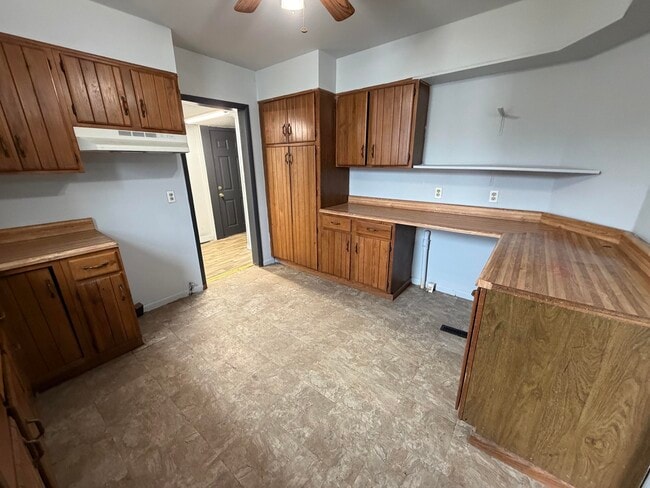 Building Photo - 730 Douglas-