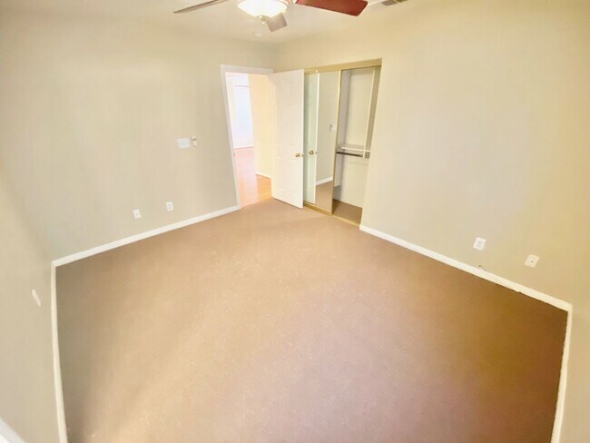 Building Photo - IMMACULATE HOME LOCATED IN SUMMERLIN, 4 BEDROOM 3.5 BATH, 3 CAR GARAGE