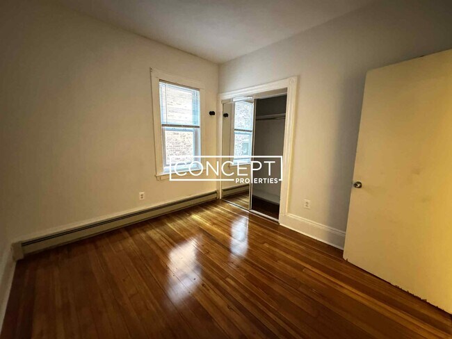 Building Photo - 11 Chilcott Pl