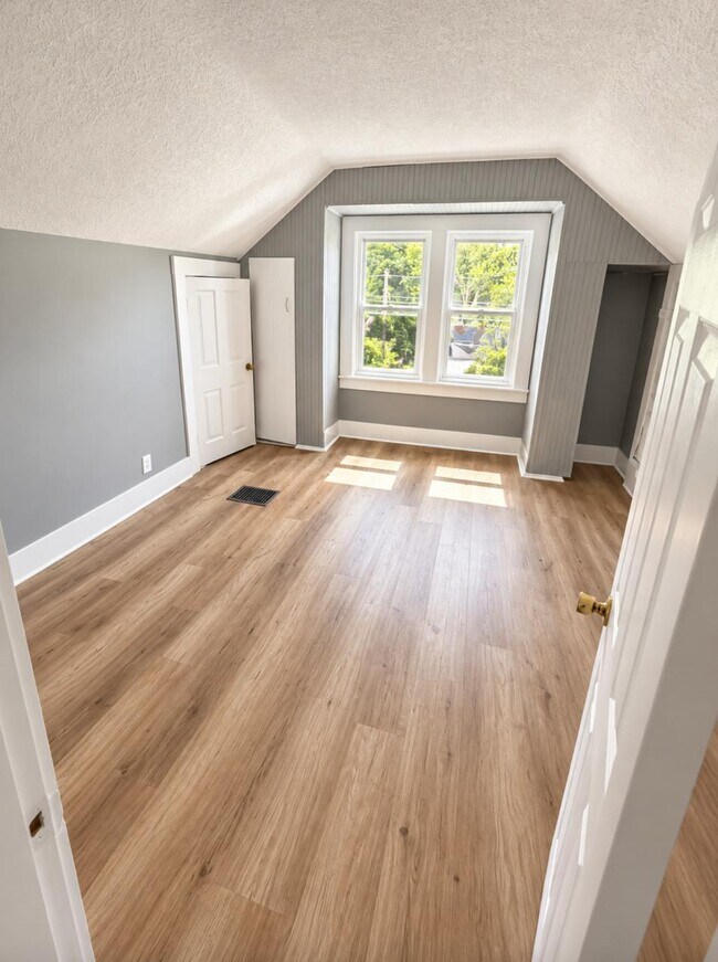 Building Photo - 708 Covington Ave