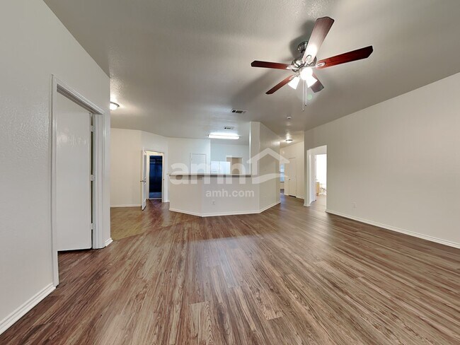 Building Photo - 3806 Evinrude Dr