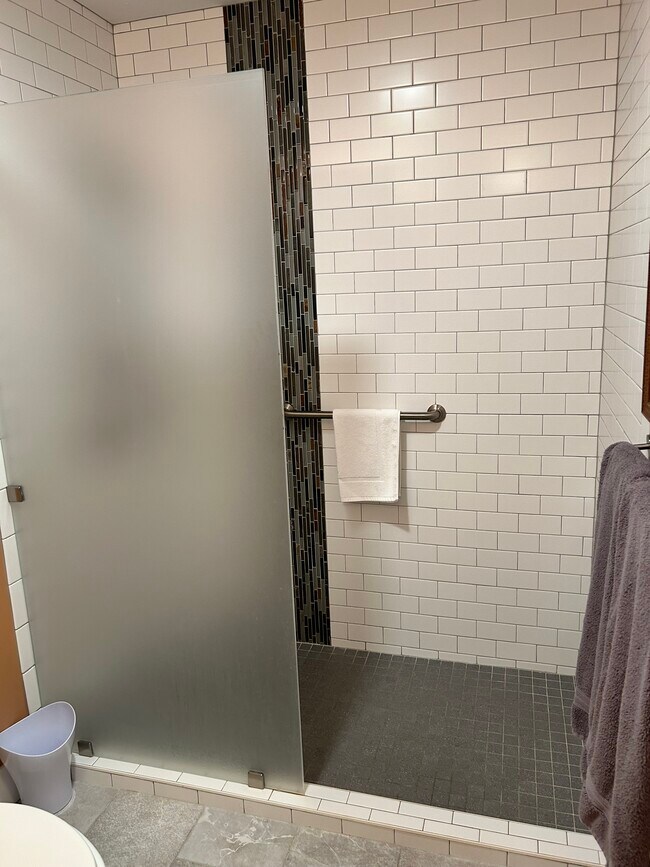 Main BA 2 - 1388 Gray Dr