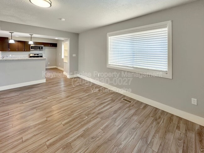 Building Photo - 10331 Utahna Rd