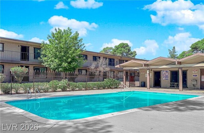 Building Photo - ** 2 WEEKS FREE RENT SPECIAL ** (ask for detailed information about promo)