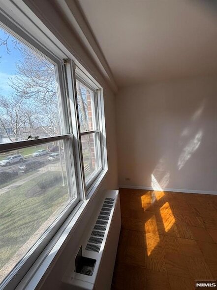 Building Photo - 39 E 39th St