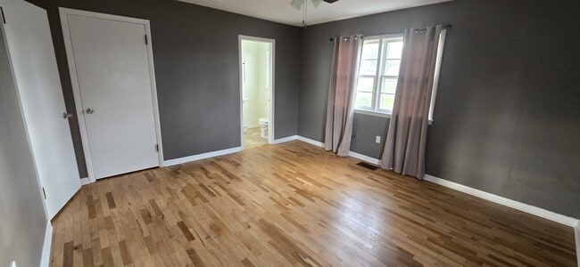 Building Photo - 801 N Ohio St