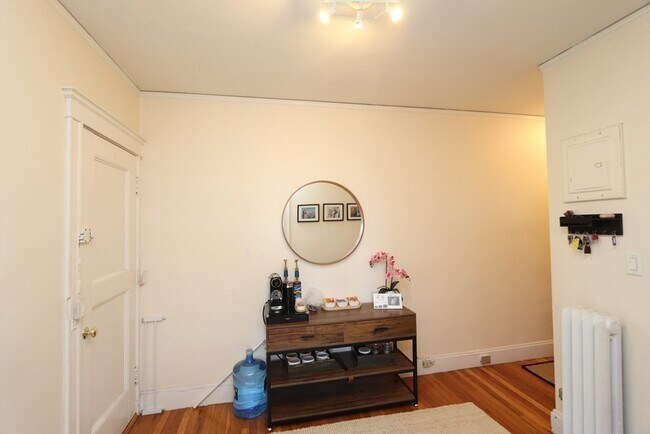 Building Photo - 11 Vinal St