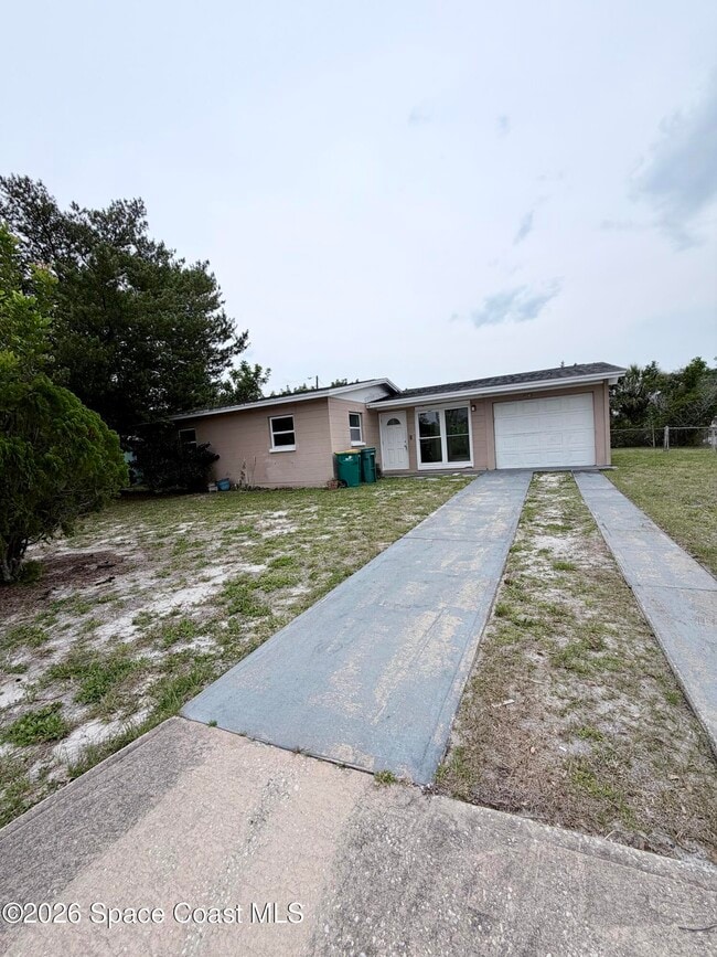 Building Photo - 2107 Little John Rd
