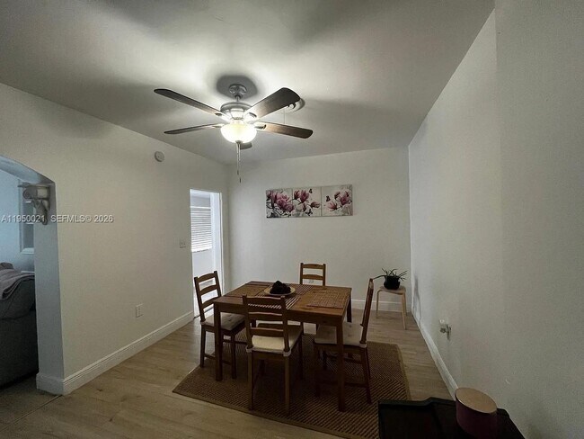 Building Photo - 2049 SW 60th Ct