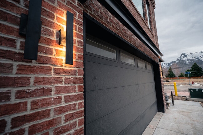 Building Photo - 5342 W Dosh Ln