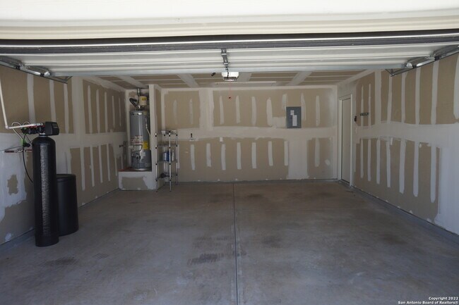 Building Photo - 3327 Stoney Knoll