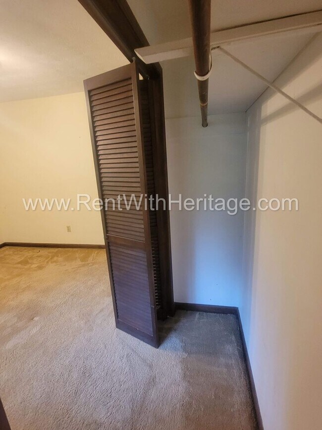 Building Photo - 1050 Flamingo Dr