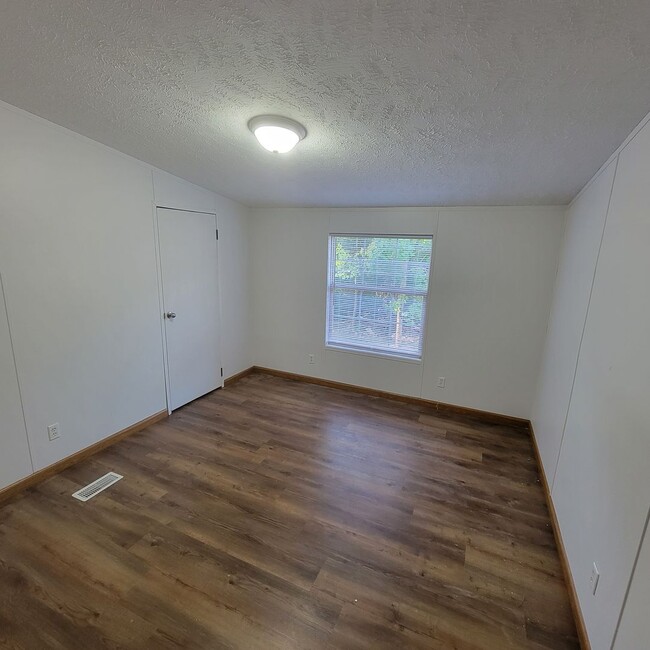 Building Photo - 3/2-Rickman, TN- For Rent