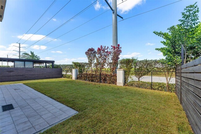 Building Photo - 16175 SW 136th Terrace