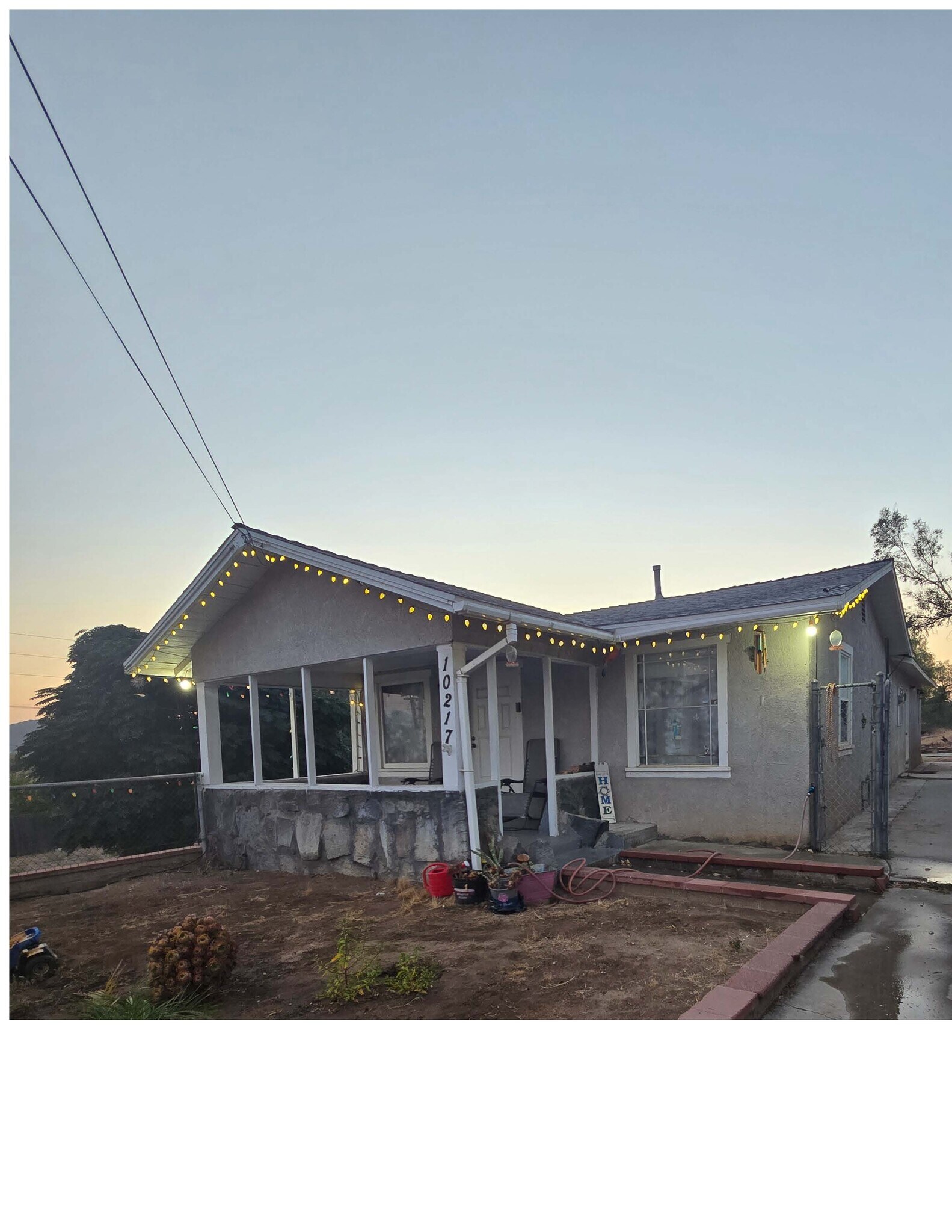 Building Photo - 10217 Yorba St