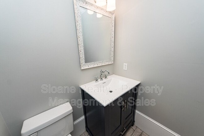 Building Photo - 252 Howle Ave