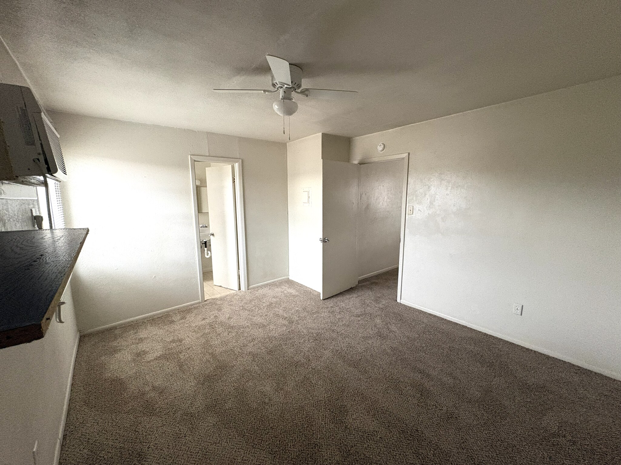 Building Photo - 602 Sunset Ln