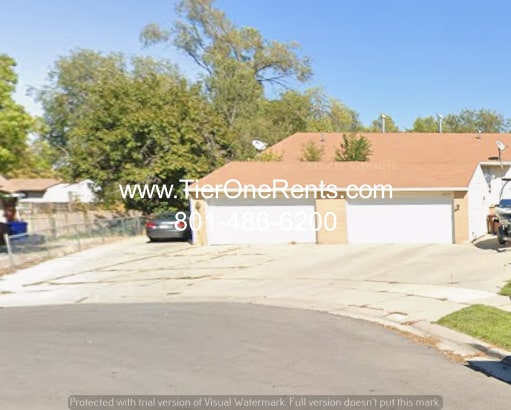 Building Photo - 619 Angie Cir S