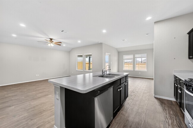 Building Photo - 20926 Belmont Village Wy