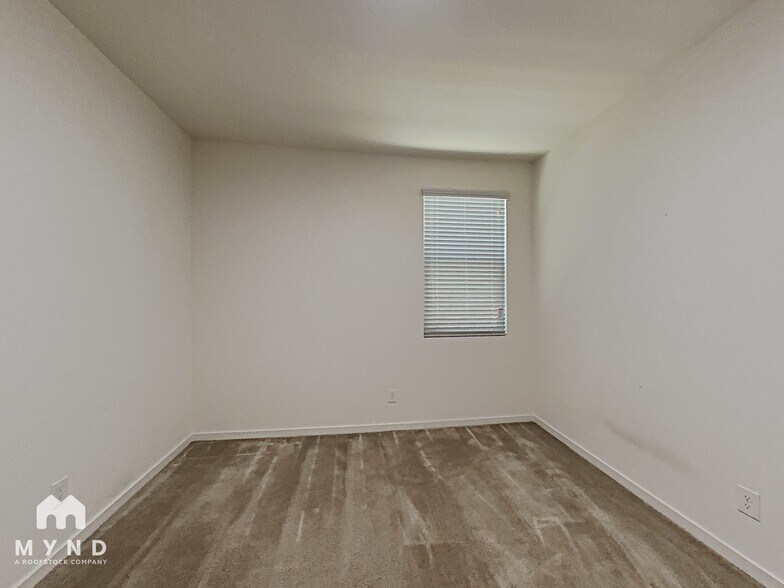 Building Photo - 565 W Tallula Trail