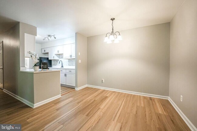 Building Photo - 8229 Kings Charter Ln