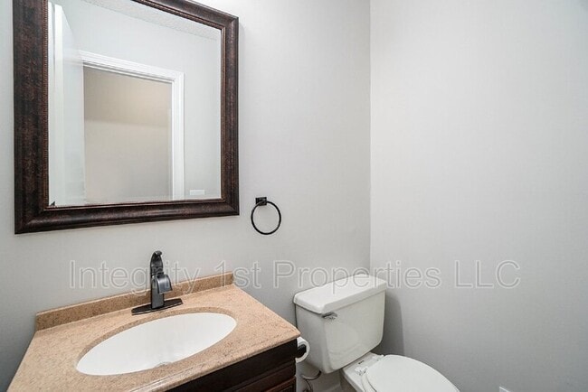 Building Photo - 3541 NE 72nd Terrace