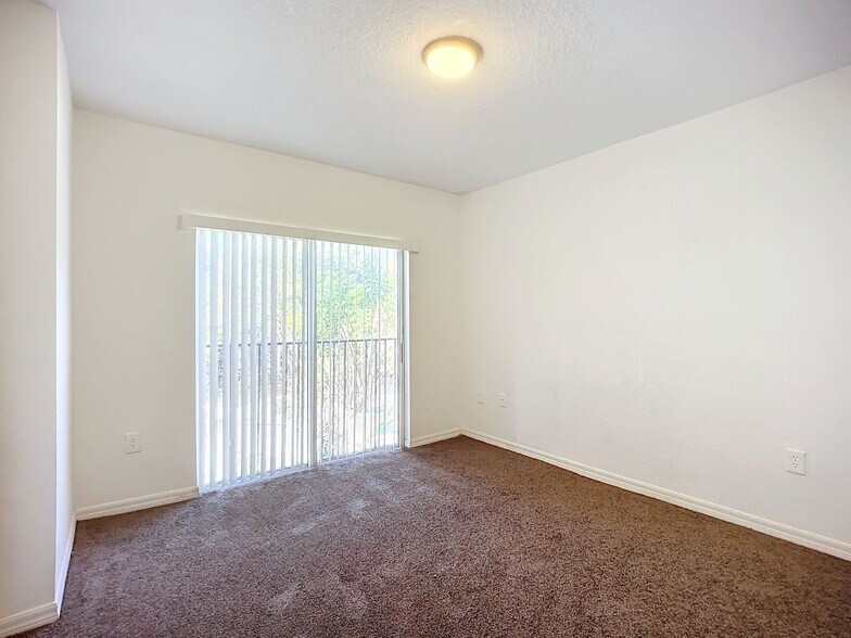 Building Photo - 965 SW 6th Ct