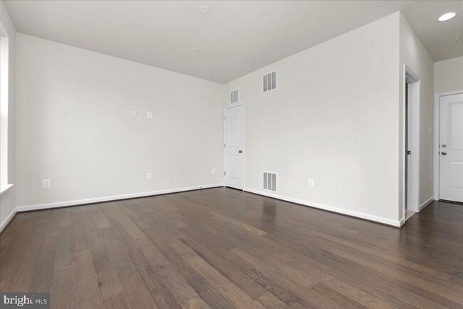Building Photo - 7210 Hartley Ln