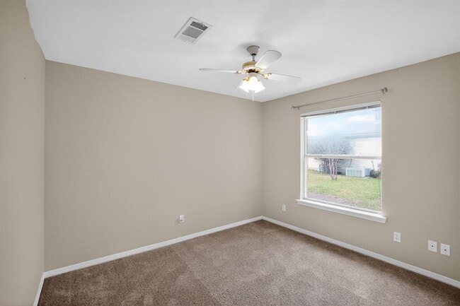 Building Photo - 3001 Parker Dr