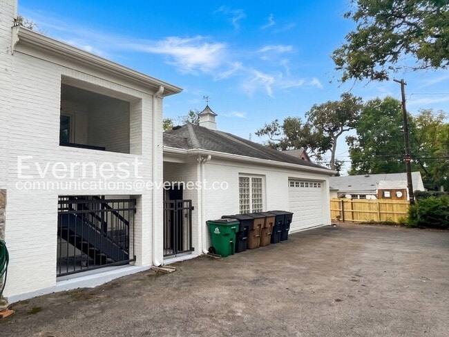 Building Photo - 109 Mayfair Rd