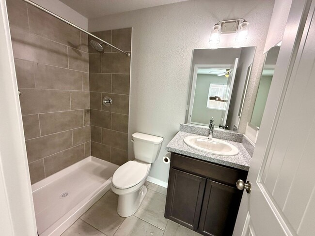 Building Photo - Newly Built 3-Bedroom, 2-Bath Home in a Prime Location Near Hospital & Shopping!