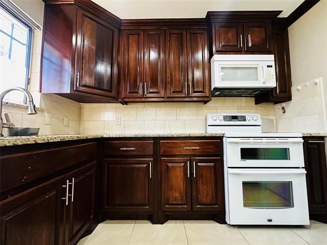 Building Photo - 6646 E Lovers Ln