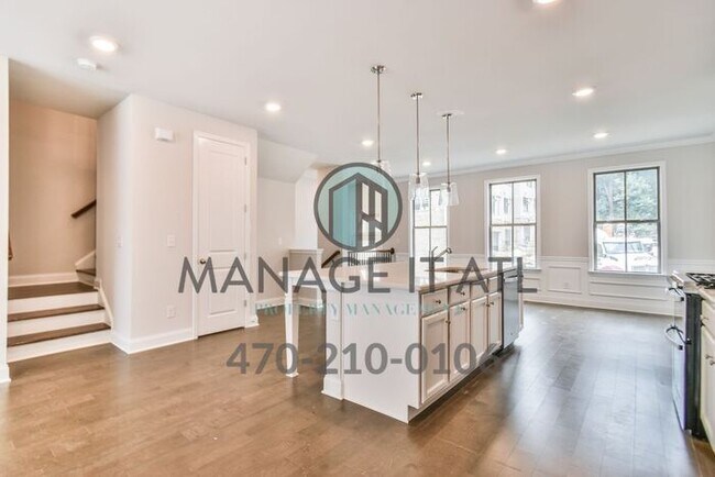 Building Photo - Great location! Elegant Townhome in Doraville