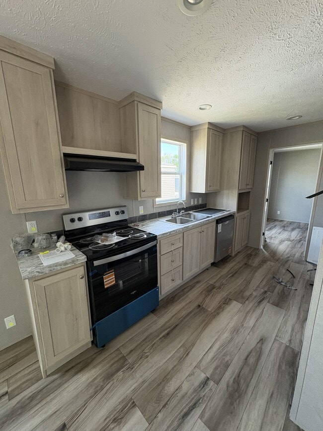 Building Photo - 201 Addison St