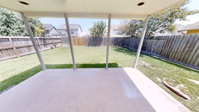Building Photo - 19946 Sycamore Valley Dr